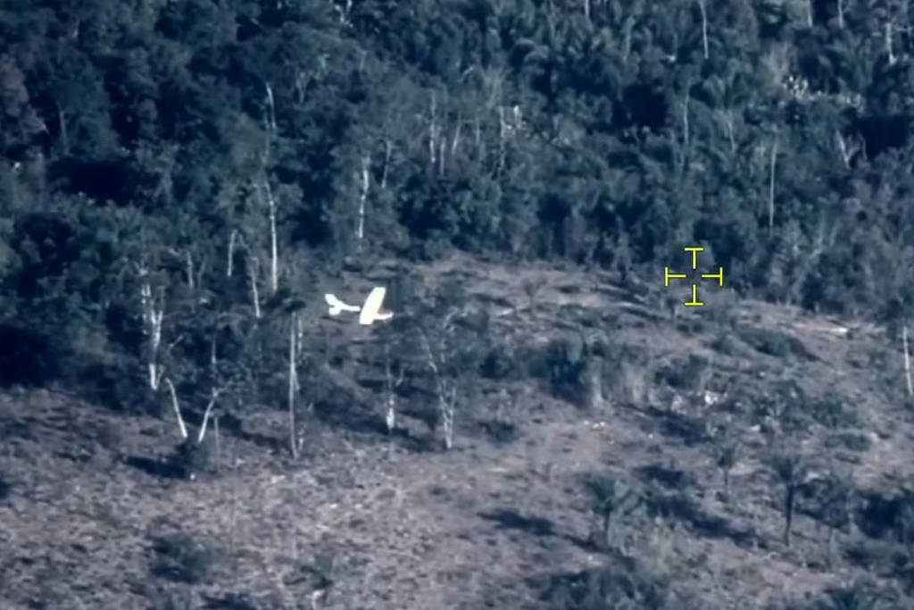 FAB intercepta avião no espaço aéreo da Terra Indígena Yanomami, em Roraima