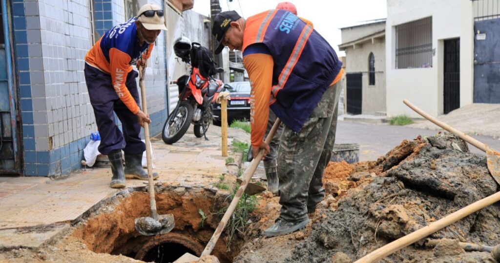 Prefeitura recupera rede de drenagem no bairro Redenção